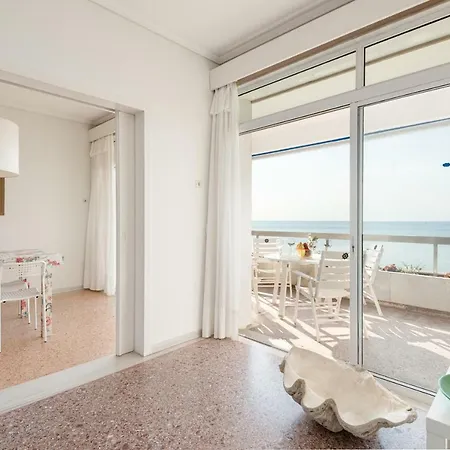 The Big Blue Apartment!!! * Peraía