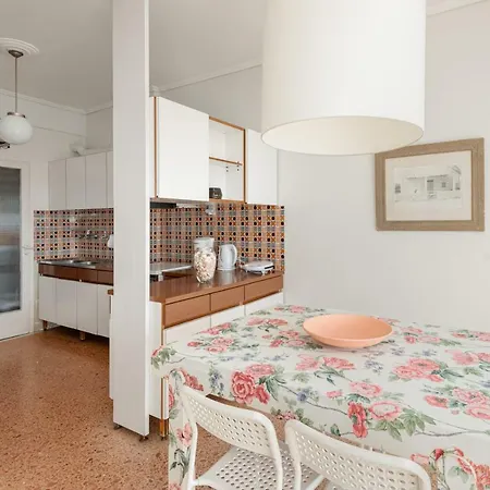 The Big Blue Apartment!!! Peraía